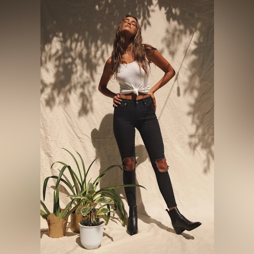 Free People High Rise Busted Black Distressed Skinny Jeans size 28